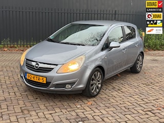 Opel Corsa 1.2-16V '111' Edition AIRCO-CARKIT-CRUISE-NAVIGATIE-ELEKTRISCH PAKKET-GETINTE RAMEN-ZEER GOED ONDERHOUDEN