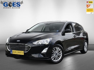 Ford Focus hatchback/sedan Titanium X