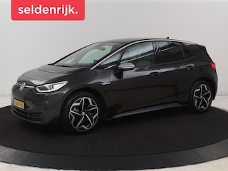 Volkswagen ID.3 First Plus 58 kWh | Stoel & stuurverwarming | Camera | Adaptive cruise | Sfeerverlichting | Carplay | Navigatie | Matrix LED | Parkeerhulp | Sfeerverlichting | Climate control