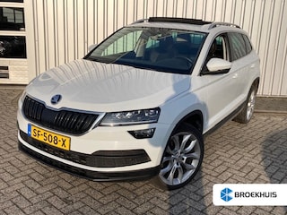 Skoda Karoq 1.5 TSI ACT Style Business 150pk DSG/AUTO | Trekhaak | Canton audio | Panorama dak | Dodehoekdetectie | Park assist | Adaptief cruise control | Elektri bestuurdersstoel met memory | 19"LMV