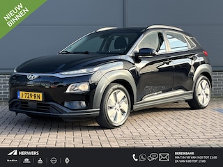 Hyundai Kona EV Comfort 64 kWh / Trekhaak / Navigatie / Apple Carplay & Android Auto / Warmtepomp / Climate Control / Cruise Control Adaptief / Dealer onderhouden /