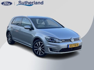 Volkswagen Golf Verwarmde voorstoelen | Lederen bekleding | Achteruitrijcamera | Warmtepomp