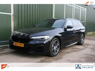 BMW 5-serie Touring 530e xDrive M-SPORT, ZWART LEER, PANORAMADAK, NAVIGATIE, CAMERA