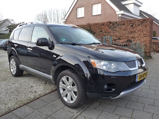 Mitsubishi Outlander 2.4 Intense+ 4 WD Afn trekhaak Leder Xenon