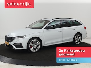 Skoda Octavia 1.4 TSI RS iV PHEV | Stoelverwarming | Head-Up | Matrix LED | Sfeerverlichting | Adaptive cruise | Side Assist | Carplay | Sportstoelen | Achterbankverwarming | Camera | Navigatie | Plug In