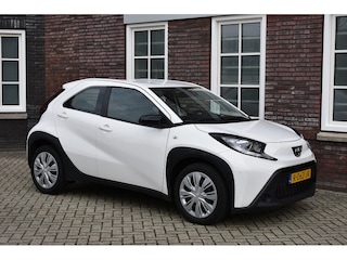 Toyota Aygo 1.0 VVT-i MT Play Wij zijn op afspraak geopend! Graag bellen voor uw komst.