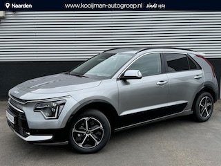 Kia Niro 1.6 GDi DynamicPlusLine €2700 Voordeel! ACTIEPRIJS! Nieuw uit voorraad leverbaar. Meerdere kleuren snel leverbaar