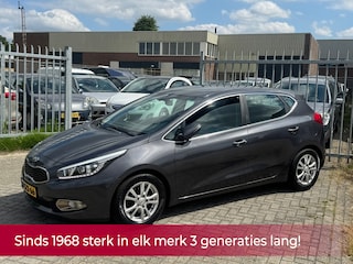 Kia Ceed Cee'd 1.6 GDI Business Pack 5 deurs! NL AUTO NAP! Navi l Camera l Crusie l LED l Airco ECC! DEALER OH l TOPSTAAT