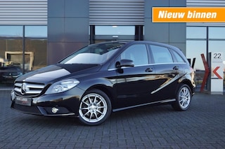 Mercedes-Benz B-klasse 180 Ambition Sport/ Leer / Navi / PDC / 17 Inch LM / stoelverwarming
