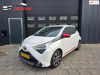 Toyota Aygo 1.0 VVT-i x-play | Carplay | Snelhbegr. | Camera | Airco | Lichtmetalenvelg