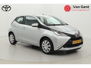 Toyota Aygo 1.0 VVT-i x-play | Airco | Camera | Elektrische ramen voor | Bluetooth