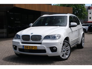 BMW X5 XDrive50i High Executive 4.4V8 M-pakket 7-Zits ACC Pano Lane Standkachel Keyless