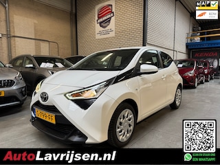 Toyota Aygo X-PLAY AUTOMAAT 1E EIGENAAR NL AUTO NAP APPLE/CARPLAY CAMERA LED BLUETOOTH AIRCO!!