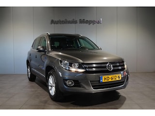 Volkswagen Tiguan 1.4 TSI | Navigatie | Trekhaak | PDC | Sportuitrusting |