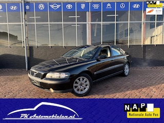 Volvo S60 2.4 **CRUISE + CLIMA + TREKHAAK**