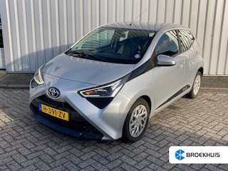 Toyota Aygo 1.0 VVT-i x-play 72pk | Camera achter | Airco | Navigatie via app connect  | Elektrische ramen | Led dagrijverlichting |