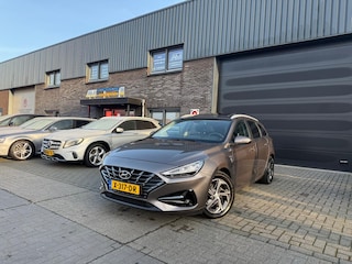 Hyundai i30 Wagon 1.5 T-GDi MHEV Premium | 1E EIGENAAR | 12MND GARANTIE | LED | CARPLAY | SCHUIFDAK | DAB | NAVI | CRUISE | 160PK |