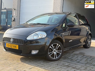 Fiat Punto Grande 1.4 Edizione Prima/ sport pakket /3drs/ nap/ dealeronderhouden/ 1jaar apk/ airco/ EL-ramen/ zeer nette auto.