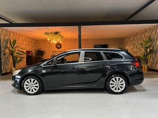 Opel Astra Sports Tourer 1.4 Turbo Sport OPC NAP Trekhaak Cruise Navi Airco PDC Rijklaar