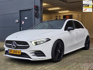 Mercedes-Benz A-klasse 180 Business Solution AMG Night Upgrade / TECHNISCH HELEMAAL IN ORDE , OPTISCH MET ENKELE GEBRUIKERSSPOREN.