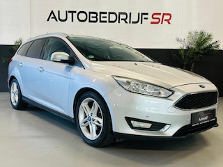 Ford Focus Wagon 1.0 Titanium Trekhaak Camera! 17 INCH! Elektr Stoelen! Vol opties!