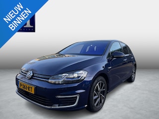 Volkswagen Golf VERWACHT SOH 90% | ACHTERUITRIJ CAMERA | DIG. DASH| DODE HOEK| CARPLAY| STOELVERWARMING| LEUKE COMPLETE AUTO| RIJKLAAR INCL. 12 MND BOVAG GARANTIE