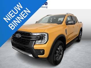 Ford Ranger Wildtrak Double Cab PHEV met o.a. een Elektrisch bedienbare rollertop, Trekhaak, Adaptieve cruise control, Dodehoekdetectie en een Achteruitrijcamera
