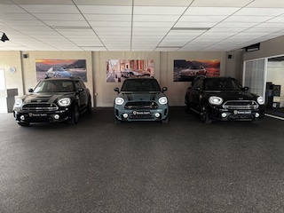 Mini Countryman 2.0 Cooper S E ALL4 / Chester / Panoramadak / H-K / Dab+ / Apple Carplay / HeadUp / Keyless / Picnic Bench - NIEUWSTAAT -