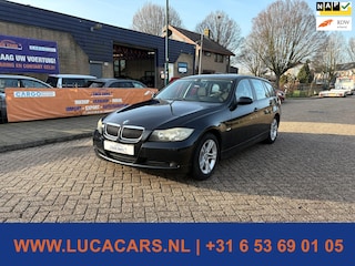 BMW 3-serie Touring 318i Business Line 2X SLEUTEL + BOEKJES! NIEUWE APK!