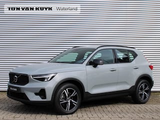 Volvo XC40 2.0 B4 Plus Dark Automaat / Harman Kardon audio / Trekhaak / Elektr. bed. stoelen / Verwarmd voorruit