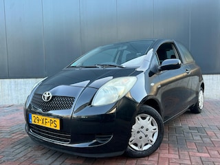 Toyota Yaris 1.4 D-4D Sol * Navi * Cruise * Trekhaak * Nieuw APK *