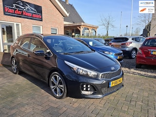 Kia Ceed Cee'd Sportswagon 1.6 GDI GT-Line. Zeer netjes en luxe o.a. camera, navigatie, carplay, stuur- en stoelverw, etc.