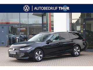 Volkswagen Passat 1.5 eHybrid OPF DSG Business trekhaak head up! winterpakket stoel en stuurwiel verwarming ergo stoelen met leder alcantara privacy glas navigatie geactiveerd camera dodehoeksensor 17" LMV met 4 seizoenenbanden
