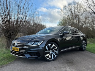 Volkswagen Arteon 2.0 TDI Business R Automaat / Panoramadak / Dynaudio / BSD / Apple CarPlay/Android Auto / Leder / Camera / Navi