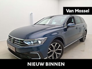 Volkswagen Passat Variant 1.4 TSI PHEV GTE Business 218 PK| Dealer Onderhouden | Navigatie Pro | Trekhaak | Head-Up-Display | Stoelverwarming | Achterklep Elektrisch | Keyless Access | Achteruitrijcamera