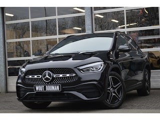 Mercedes-Benz GLA 250 e AMG Led Panorama Widescreen Sfeer Camera Night Keyless Pdc