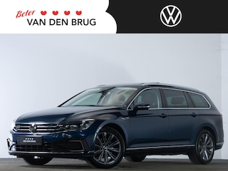 Volkswagen Passat GTE 1.4 TSI 218 PK DSG Highline PHEV | LED Matrix IQ | Panoramadak | Trekhaak | 360 Camera | Side Assist |