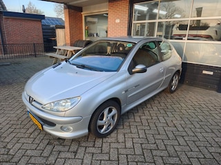 Peugeot 206 1.4-16V Quiksilver, Airco, LM, Inruilkoopje!