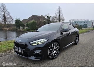 BMW 220i M-pakket / Pano / Navi / Leder