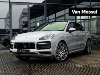 Porsche Cayenne 3.0 E-Hybrid | SPORTDESIGN | SPORTCHRONO | 22 INCH 911 TURBO DESIGN | BOSE | PANORAMADAK | PASM LUCHTVERING | PDLS + | 360 CAMERA | SPORTUITLAATSYSTEEM | KRIJTGRIJS | ADAPTIVE CRUISE CONTROL |
