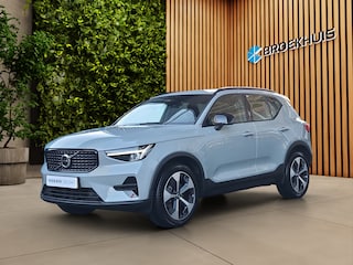 Volvo XC40 2.0 B4 Plus Dark | Trekhaak | Camera | Stuur/stoelverwarming | Harman/Kardon