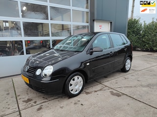 Volkswagen Polo 1.4-16V Highline