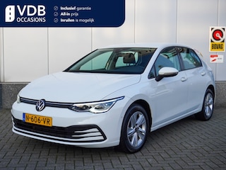 Volkswagen Golf 1.0 eTSI Life Bns IQ Light | Stoel&Stuur verwarm.| CarPlay | ACC