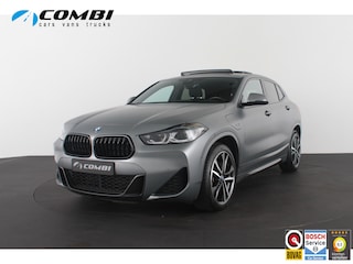 BMW X2 xDrive25e M Sport Kleur > M Frozen Grey metallic/Shadow-Line/Pano.schuifdak/Memory/Head-up-display