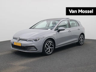 Volkswagen Golf 1.5 TSI Style | 130PK | 18 Inch| ErgoActive Stoelen | Panoramadak | Apple Carplay |
