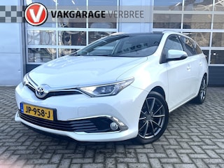 Toyota Auris Touring Sports 1.8 Hybrid Lease pro | aantoonbaar compleet dealer onderhouden | Stoelverwarming | Achteruitrijcamera | Navigatie | zeer nette auto!