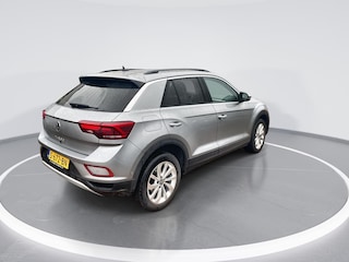 Volkswagen T-Roc 1.0TSI/110PK Life · Apple/Android Car Play · Parkeersensoren · LED · Garantie tot 01-01-2027 of 100.000km