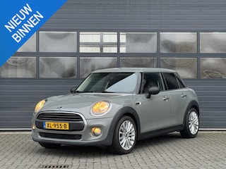 Mini Cooper 1.5 ONE FIRST SALT I 5-DEURS I AIRCONDITIONING I NAVIGATIE I PARKEERSENSOREN