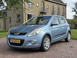 Hyundai i20 1.4i DynamicVersion Automaat * airco * rijdt perfect
