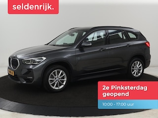 BMW X1 sDrive20i Executive | Sportstoelen | Head-Up | Full LED | Navigatie | DAB | Climate control | Parkeerhulp | Cruise control | Bluetooth